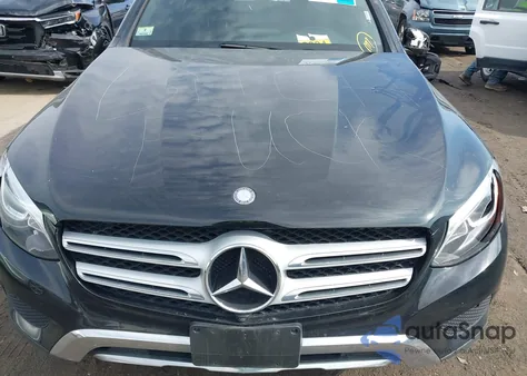 2017 Mercedes-Benz Glc 300 4Matic z USA, uszkodzony, nr VIN WDC0G4KBXHF130050